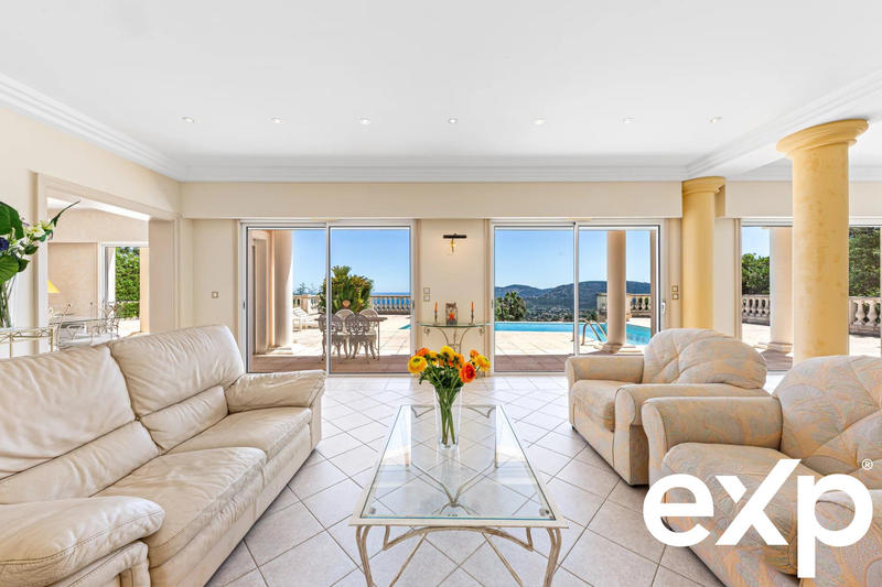 Villa - 285 m² - 6 pièces