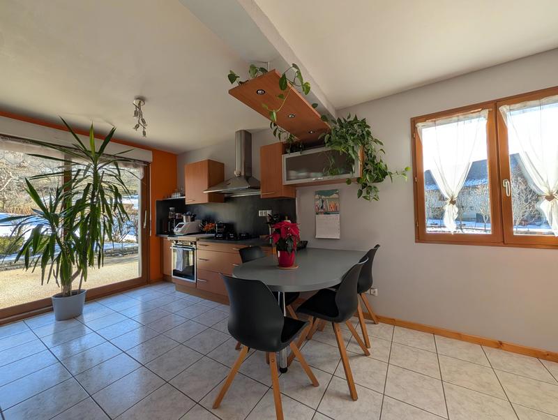 Maison - 93 m² - 4 pièces
