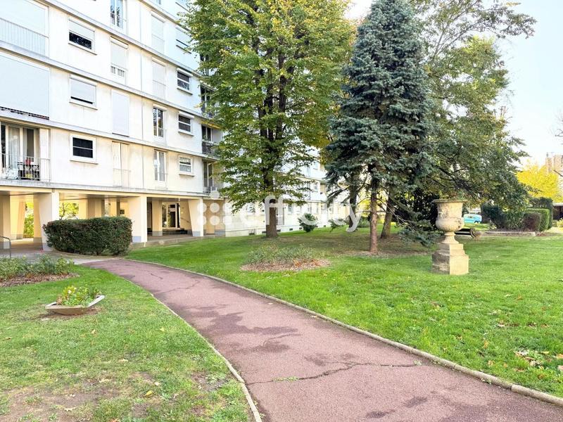 Appartement ancien - 110 m² - 5 pièces