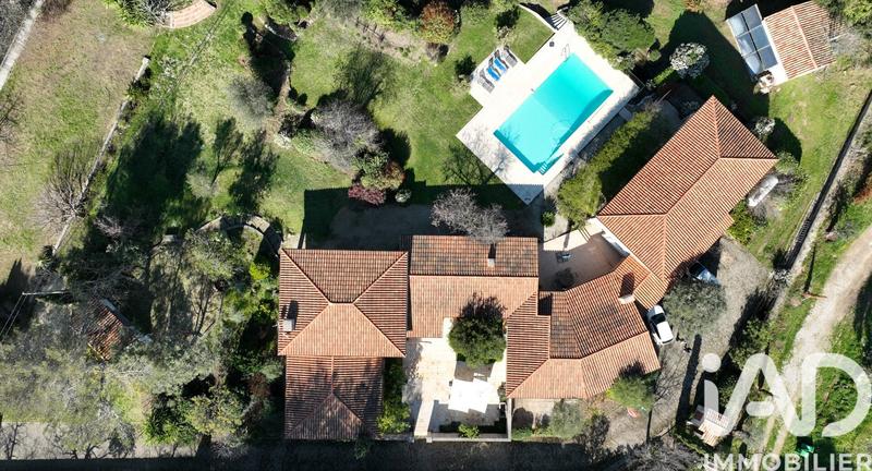 Maison - 433 m² - 16 pièces