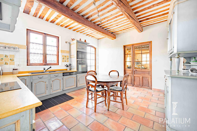 Villa - 203 m² - 6 pièces