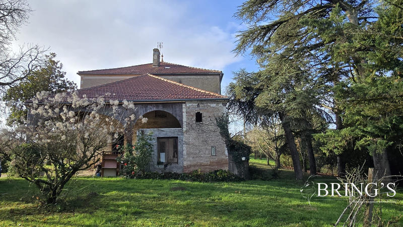 Maison - 283 m² - 8 pièces