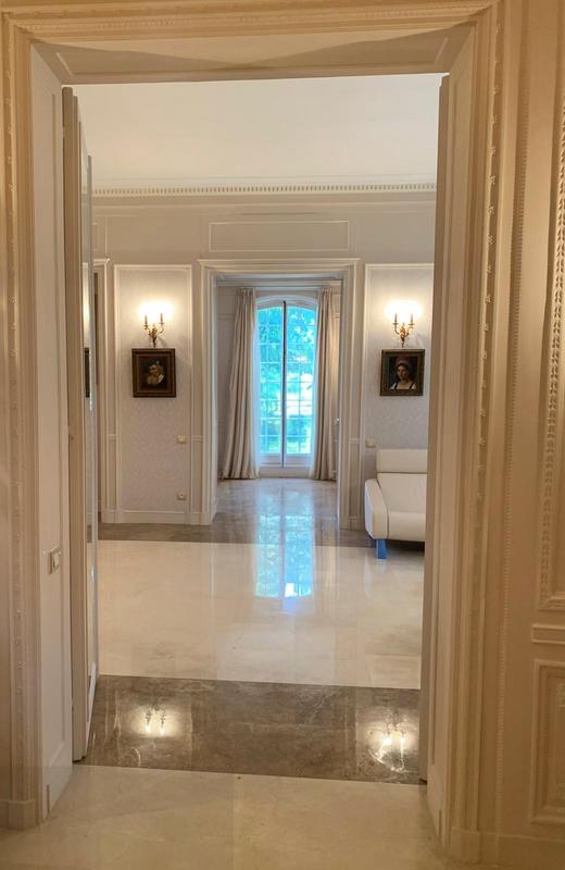 Appartement - 296 m² - 8 pièces