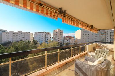 Appartement - 104 m² - 4 pièces