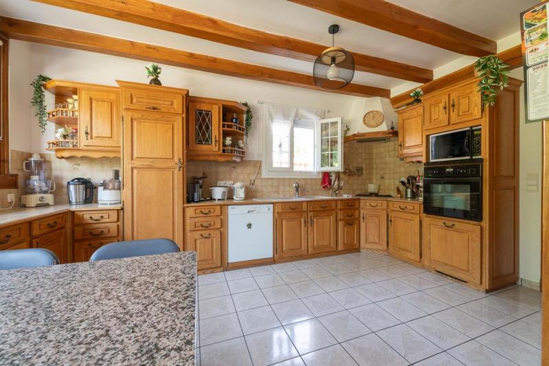 Maison - 208 m² - 6 pièces