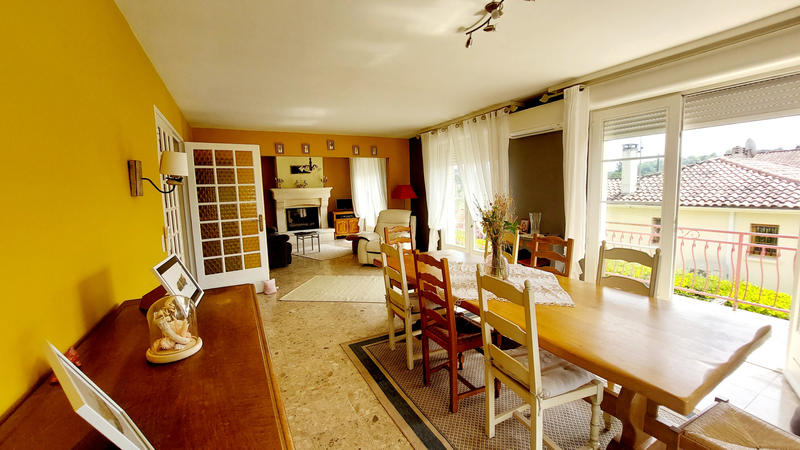 Maison - 160 m² - 5 pièces