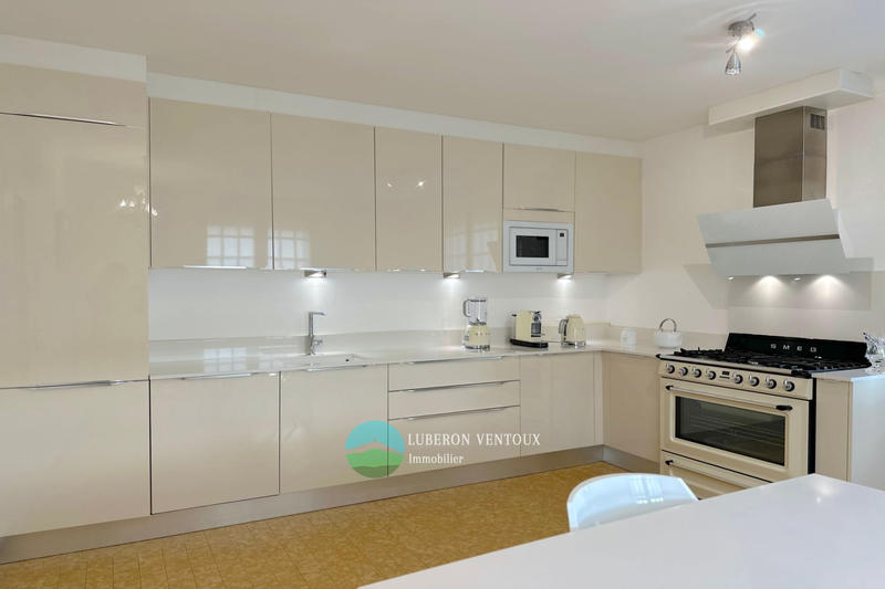 Maison - 255 m² - 9 pièces