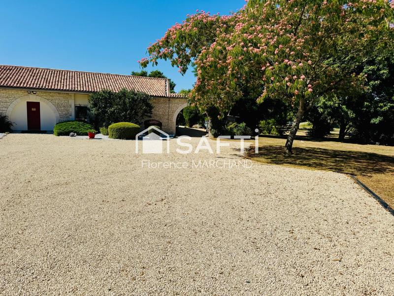 Maison - 402 m² - 10 pièces