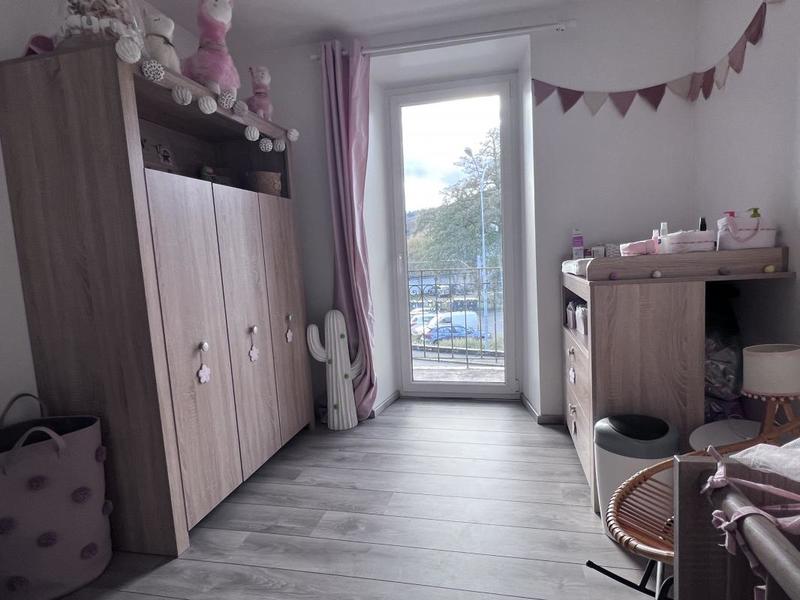 Appartement ancien - 99 m² - 5 pièces