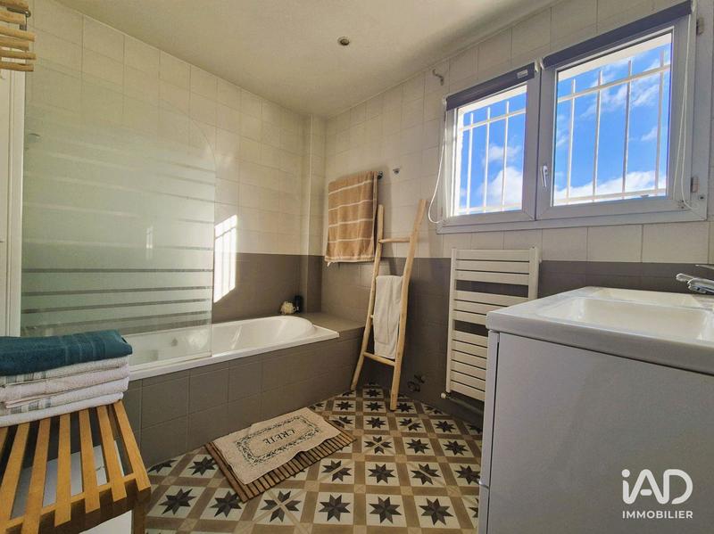 Maison - 204 m² - 6 pièces