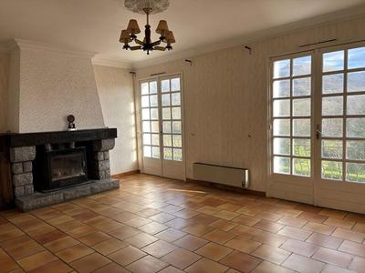 Villa - 100 m² - 5 pièces