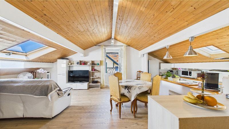 Appartement - 74 m² - 2 pièces