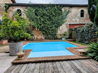 Maison bourgeoise - 250 m² - 8 pièces