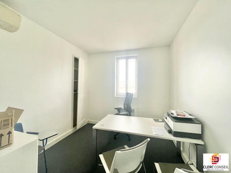 Bureau - 97 m²