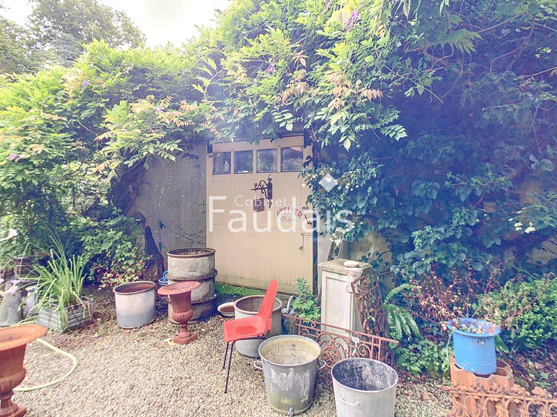 Maison - 250 m² - 8 pièces