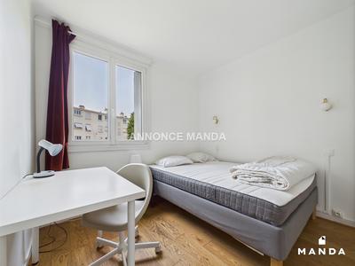 Chambre - 10 m² - 4 pièces