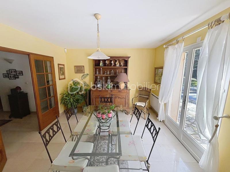 Maison - 180 m² - 7 pièces