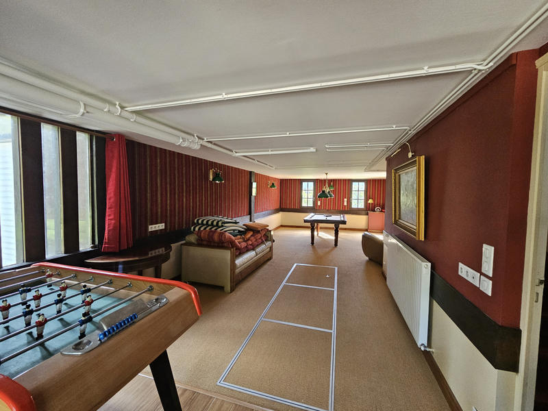 Maison - 260 m² - 8 pièces