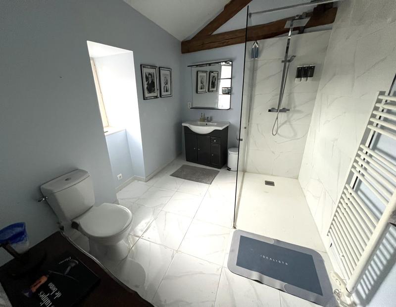 Maison traditionnelle - 250 m² - 8 pièces