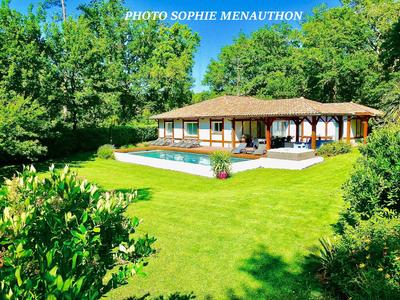 Maison contemporaine - 205 m² - 8 pièces