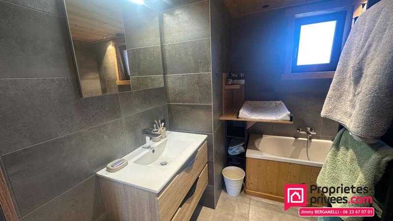 Appartement - 81 m² - 4 pièces