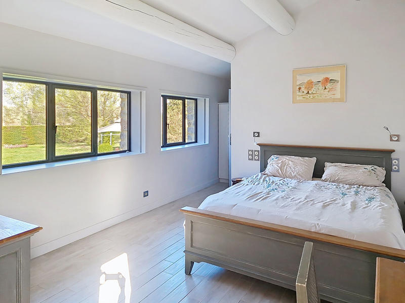 Maison - 313 m² - 6 pièces