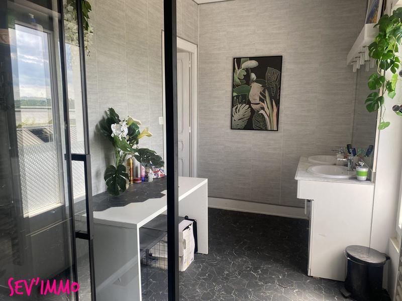 Maison - 183 m² - 7 pièces