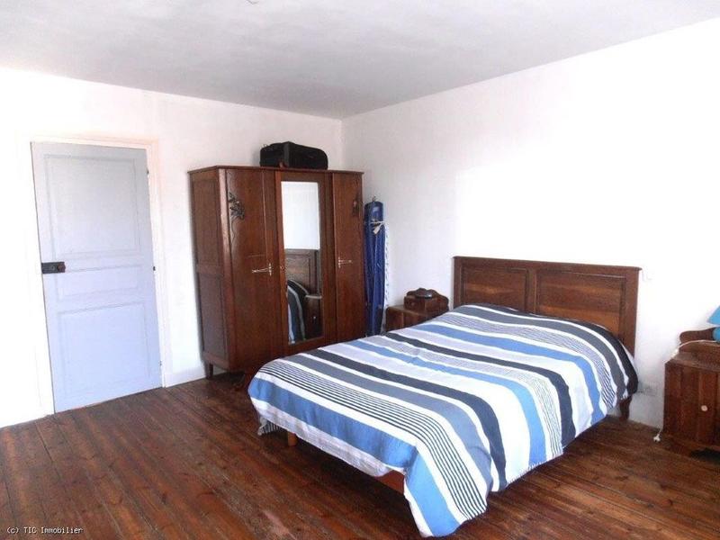 Propriété - 202 m² - 9 pièces