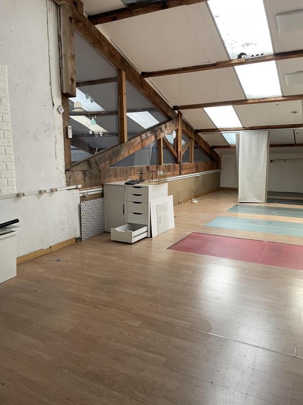 Entrepôt - 135 m² - 3 pièces