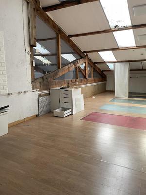 Entrepôt - 135 m² - 3 pièces