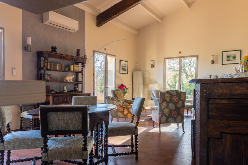 Propriété - 235 m² - 12 pièces