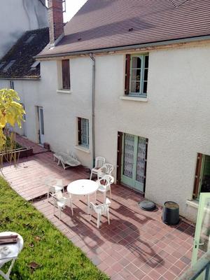 Maison - 290 m² - 9 pièces