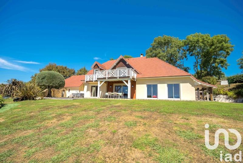 Maison de maîtres - 240 m² - 6 pièces