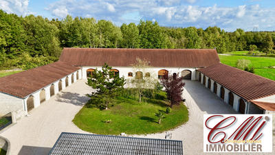 Maison - 215 m² - 7 pièces