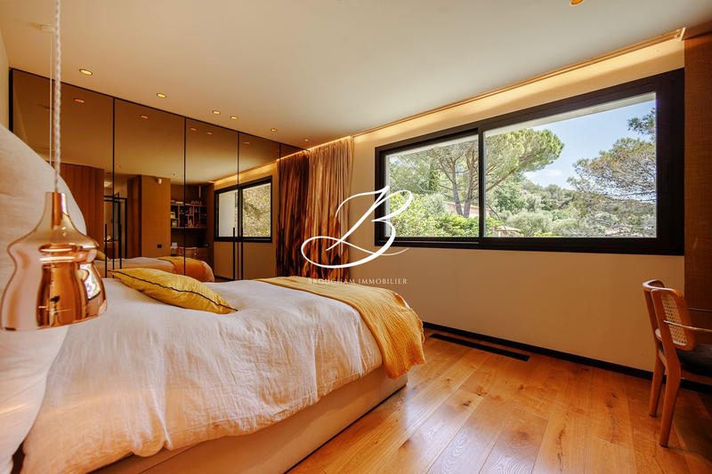 Maison - 265 m² - 5 pièces