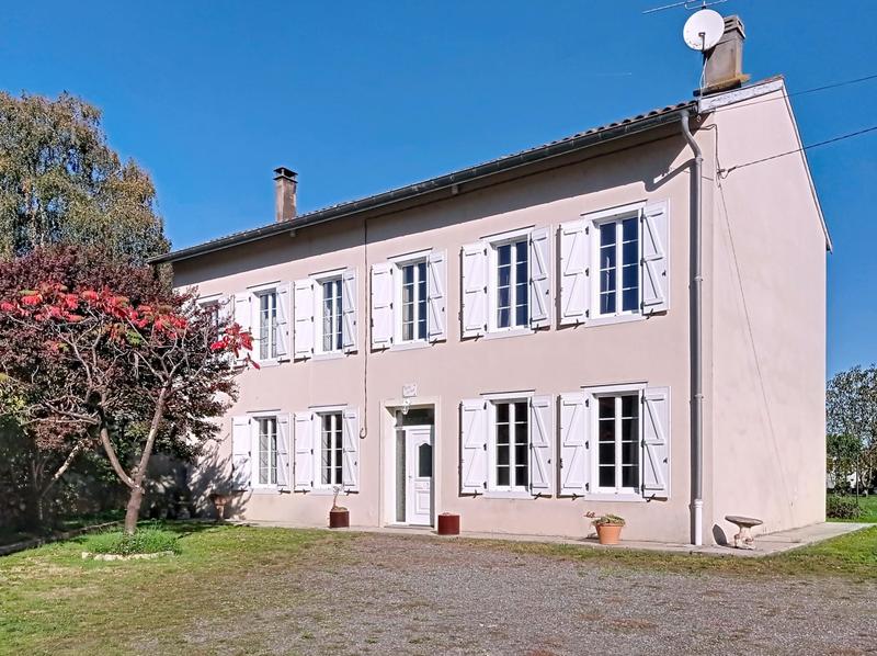 Maison - 165 m² - 9 pièces