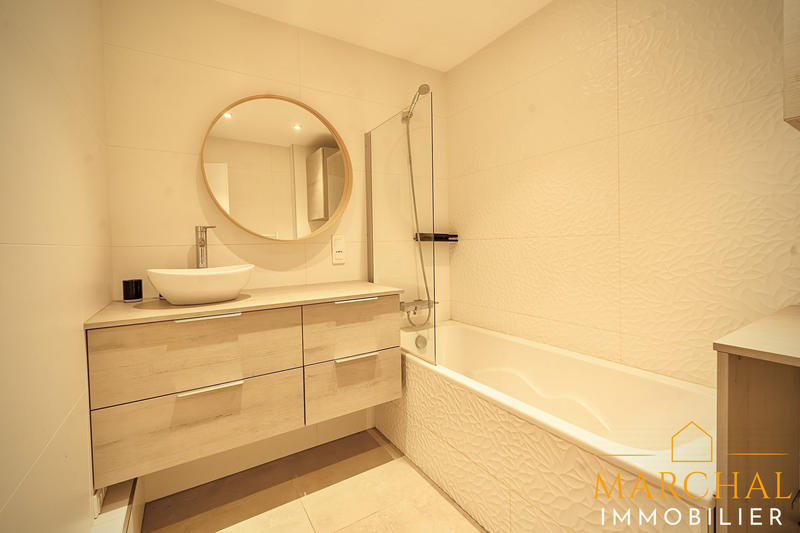 Appartement - 85 m² - 3 pièces