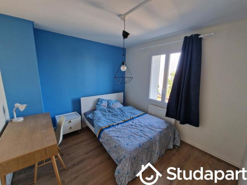 Chambre - 11 m² - 1 pièce