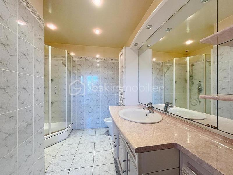 Maison - 174 m² - 7 pièces