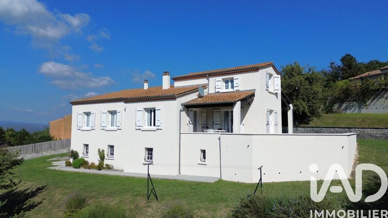 Maison - 137 m² - 5 pièces