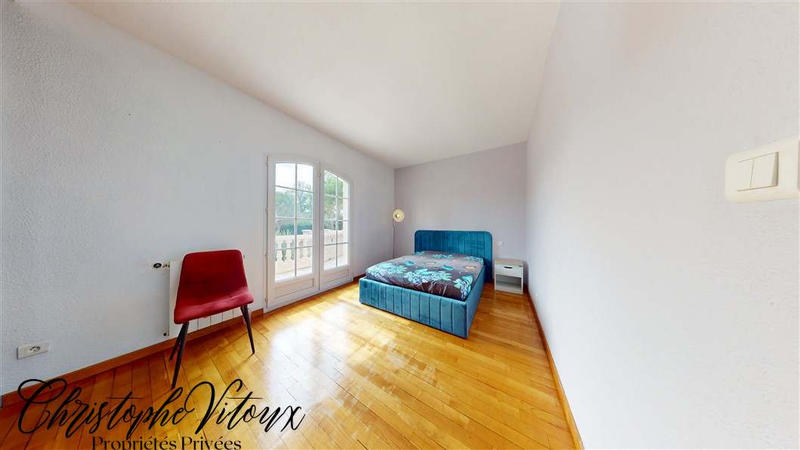 Villa - 220 m² - 6 pièces