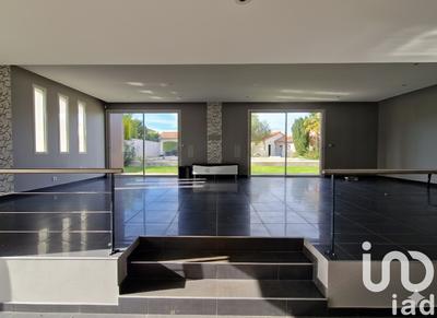 Maison - 242 m² - 7 pièces