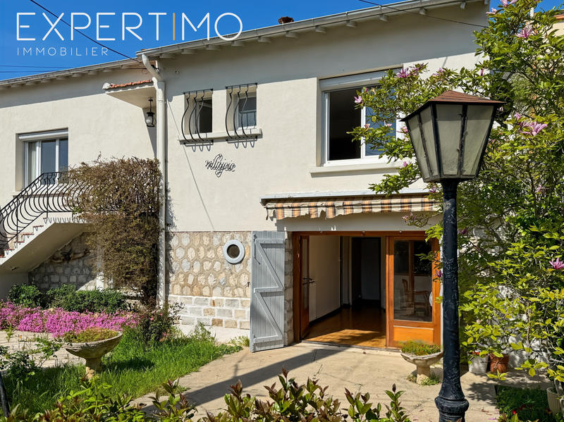 Maison - 161 m² - 7 pièces