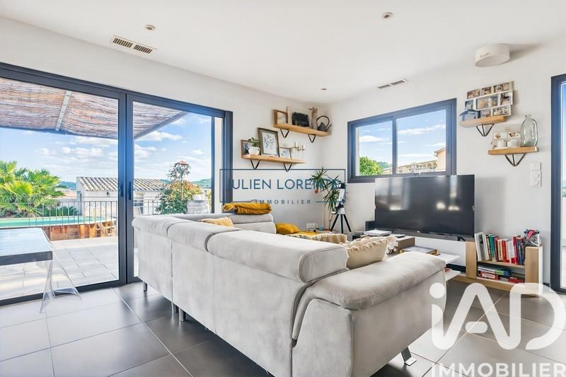 Maison - 93 m² - 4 pièces