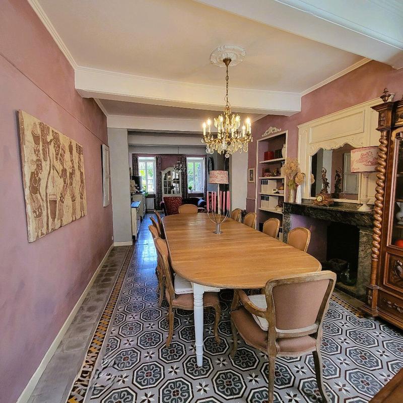 Maison - 480 m² - 12 pièces