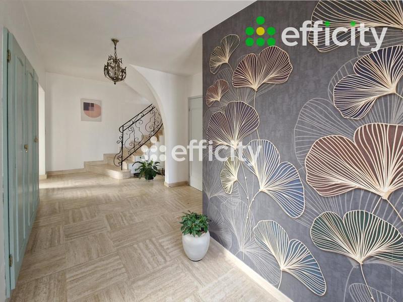 Maison - 180 m² - 5 pièces