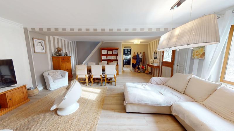 Maison - 147 m² - 6 pièces