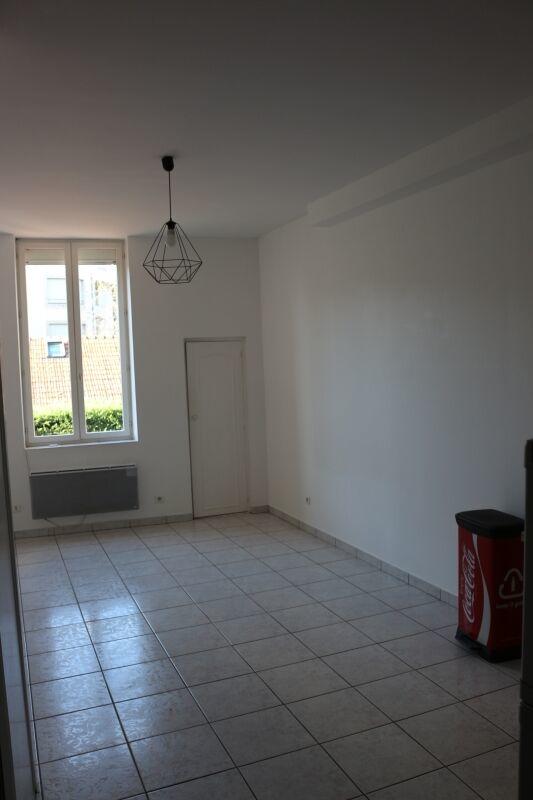 Studio - 25 m² - 1 pièce