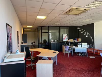Bureau - 122 m² - 3 pièces