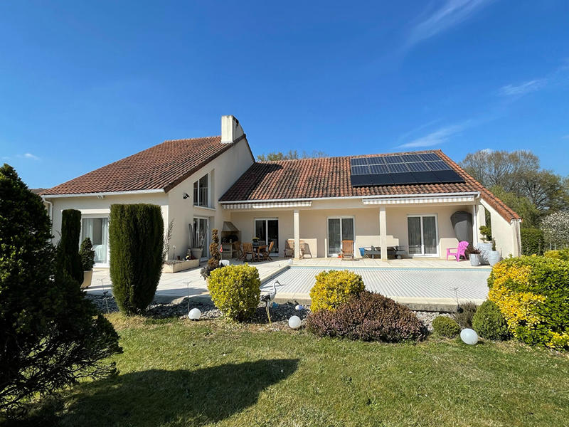 Maison - 253 m² - 6 pièces